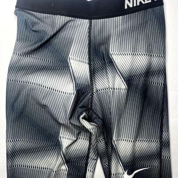 Nike Pro Dry-Fit Patterned Women's Compression Tight Athletic Leggings - Picture 2 of 6